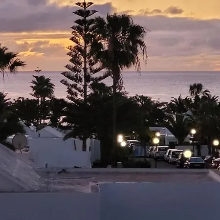 Casahost Bastian Boutique Ii Seaview Daire Costa Teguise